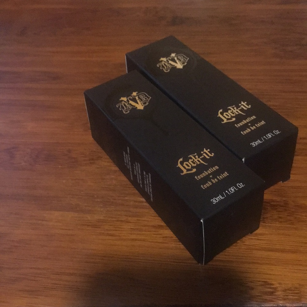 Kat Von D Lock It Foundation NWT - Deep 76